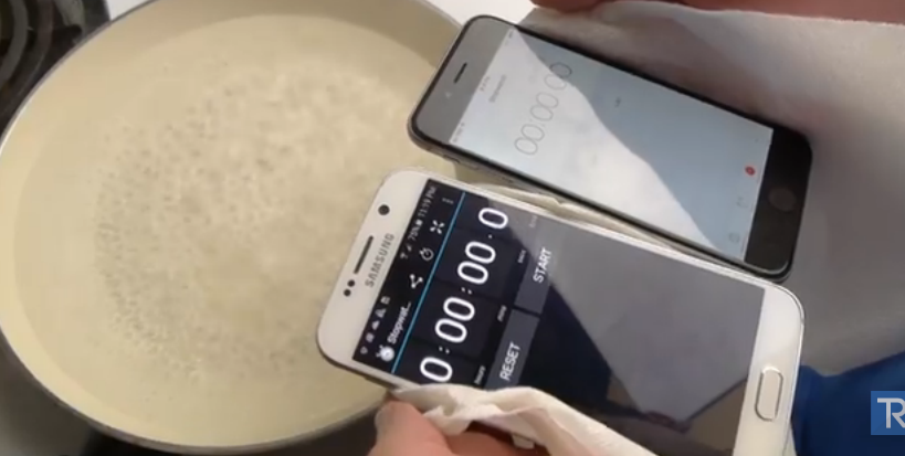 จะเกิดอะไรขึ้น ? เมื่อนำ iPhone 6 และ Galaxy S6 มาต้มในน้ำเดือด ๆ