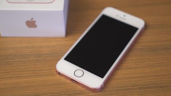 คลิปแกะกล่อง iPhone SE สี Rose Gold