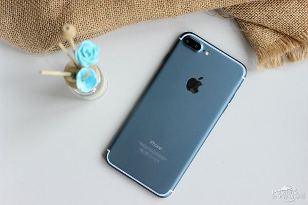 iPhone 7 Plus สี Deep Blue