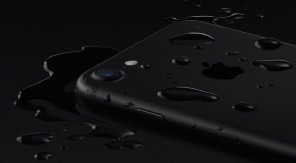วิธีไล่น้ำออกจากลำโพง iPhone 7