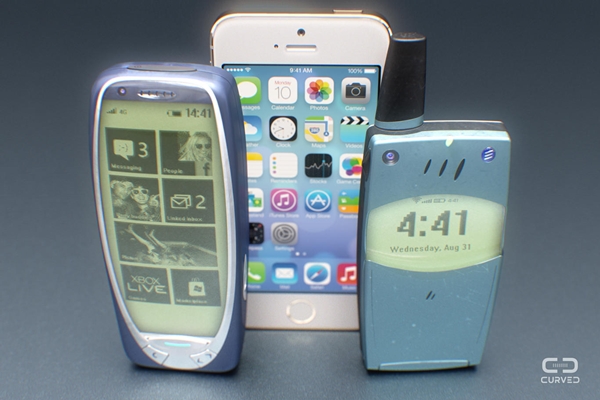 เจ๋ง ! เมื่อจับ Nokia 3310 และ Ericsson T28 มาแปลงโฉมสมาร์ทโฟน