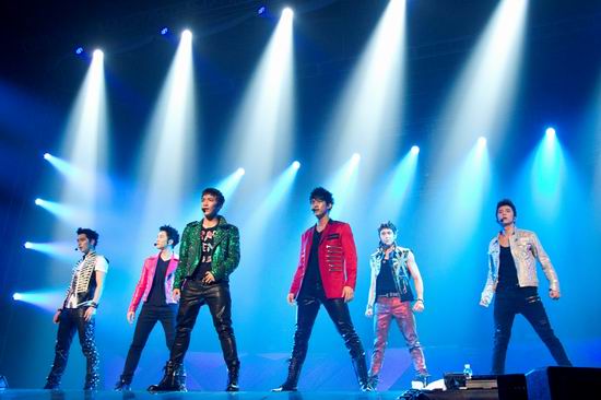 2PM Hands Up Asia Tour in Bangkok 2012