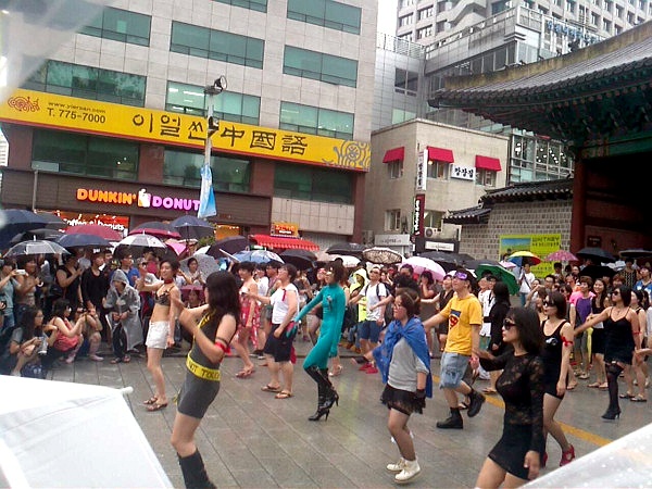 สาวเกาหลีแก้ผ้า slutwalk 