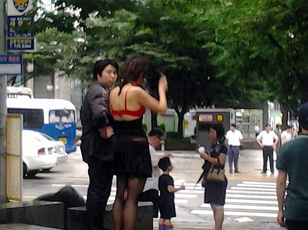 สาวเกาหลีแก้ผ้า slutwalk