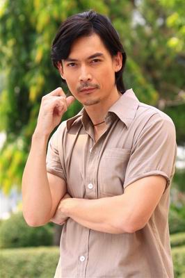 แบงค์ ปวริศร์