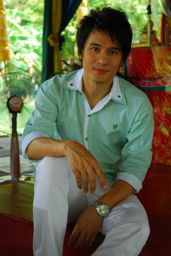 อัษฎาวุธ เหลืองสุนทร