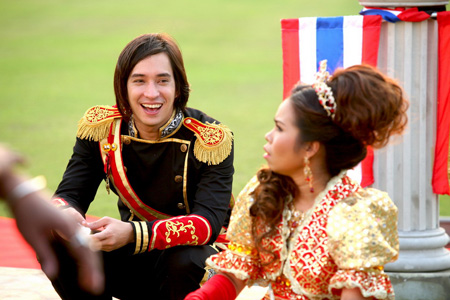 หลุยส์ สก็อต - ตุ๊กกี้