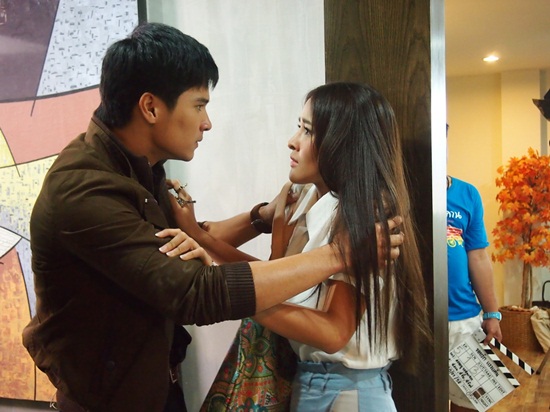 дорама озвучкой грешная любовь. дорама удушающая сладость поцелуй. ледяной цветок дорама поцелуй. Drama name дорама. дорама озвучкой грешная любовь.