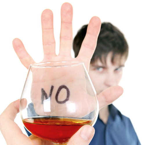 4 วิธีเลิกเหล้า ตัวช่วยหยุดเมาของนักดื่มกลับใจ