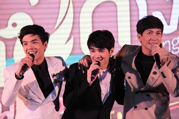 ชมภาพ ปาร์ตี้เลี้ยงส่ง 