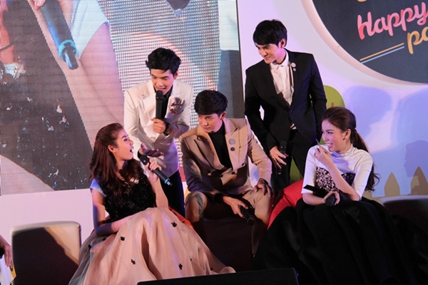 ชมภาพ ปาร์ตี้เลี้ยงส่ง 