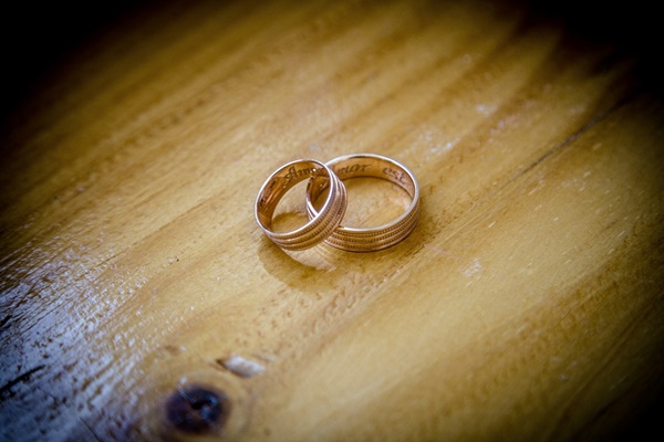 แหวนแต่งงานคู่ ไอเทมสุดเก๋ของคู่รักมีสไตล์