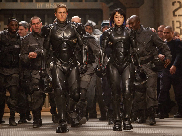 Pacific Rim 2 เล่าเรื่องผู้รอดชีวิตจากภาคแรก