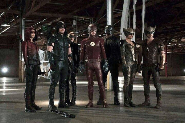 เรื่องย่อ The Flash ปะทะ Arrow ซีรีส์ตอนพิเศษเชื่อมอนาคต 