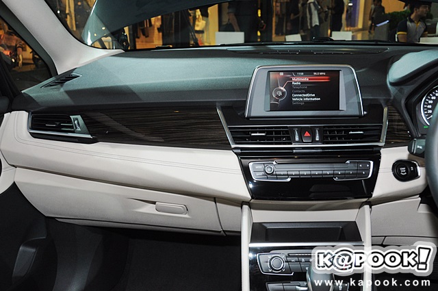 BMW 218i Tourer 2015