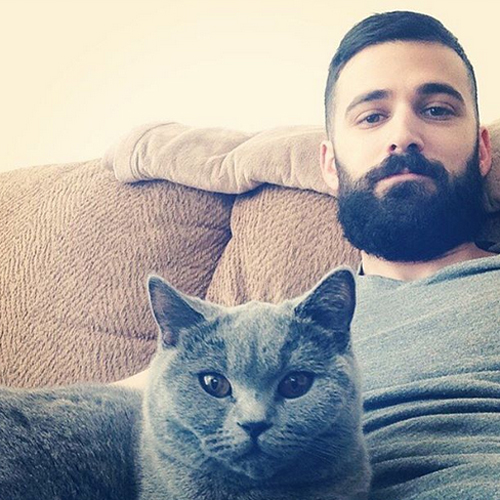 ผู้ชายกับแมว