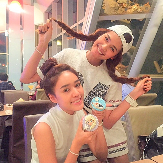 นิต้า อนิพรรณ พี่สาว แนท อนิพรณ์ มิสยูนิเวิร์สไทยแลนด์ 2015