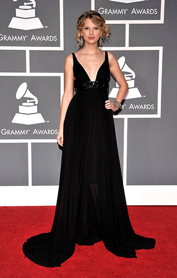 เทย์เลอร์ สวิฟต์ ชุดออกงาน Grammy Awards