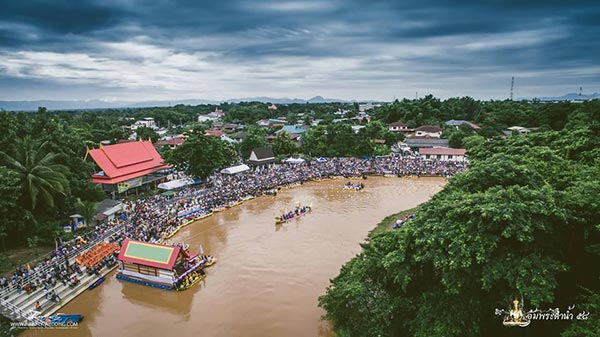 ประเพณีอุ้มพระดำน้ำ ประเพณีอุ้มพระดำน้ำ