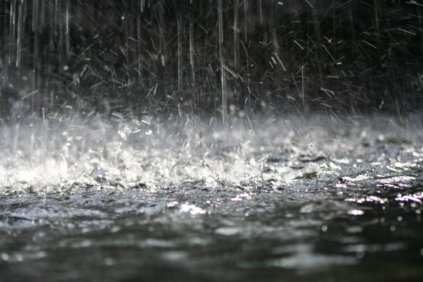 กทม. เตือนภัยฝนถล่มหนักในพื้นที่กรุงเทพฯ ยันพร้อมรับมือ