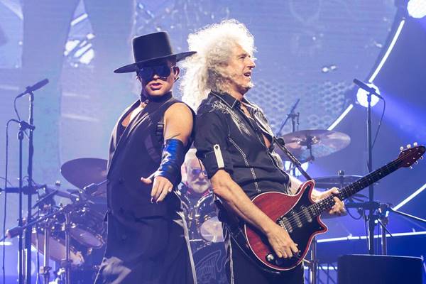 Queen + Adam Lambert ระเบิดความมันถึงใจ เปิดคอนเสิร์ตบรรเลงตำนานร็อค