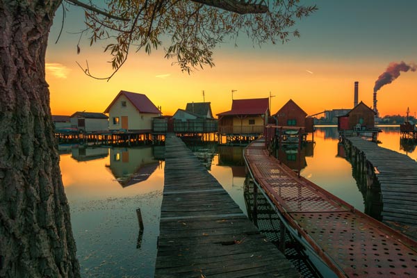 Bokod ประเทศฮังการี หมู่บ้านกลางทะเลสาบ