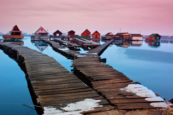 Bokod ประเทศฮังการี หมู่บ้านกลางทะเลสาบ