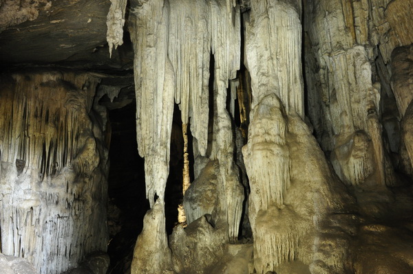 ถ้ำพุหวาย อุทัยธานี