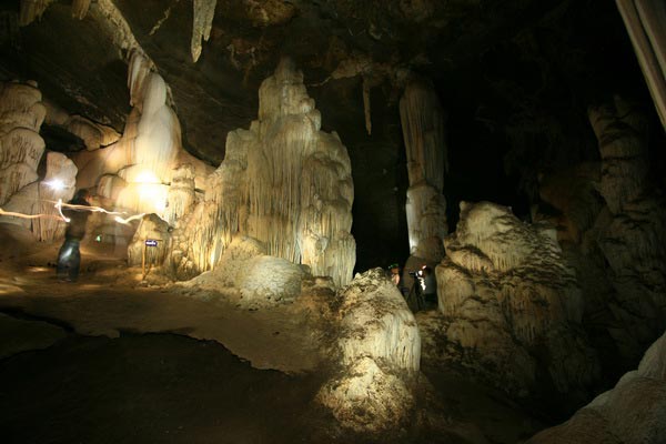 ถ้ำพุหวาย อุทัยธานี