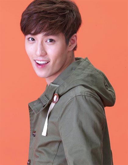 10 ดาราชายที่ผ่านการจัดฟันมาแล้วดูหล่อเป๊ะกว่าเดิม 10 ดาราชายที่ผ่านการจัดฟันมาแล้วดูหล่อเป๊ะกว่าเดิม