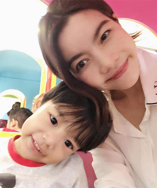 ดารา คุณแม่เลี้ยงเดี่ยว ดารา คุณแม่เลี้ยงเดี่ยว