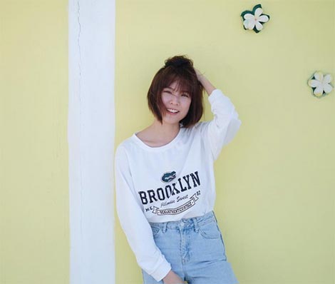 เสื้อยืดสีขาว เสื้อยืดสีขาว