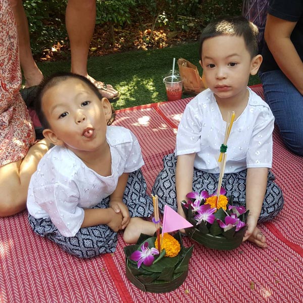 ลูกดารา แต่งชุดไทย วันลอยกระทง