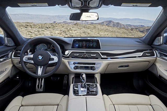 BMW M760Li xDrive 2017 BMW M760Li xDrive 2017