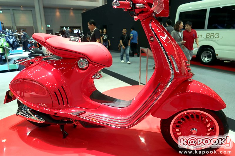 VESPA 946 RED