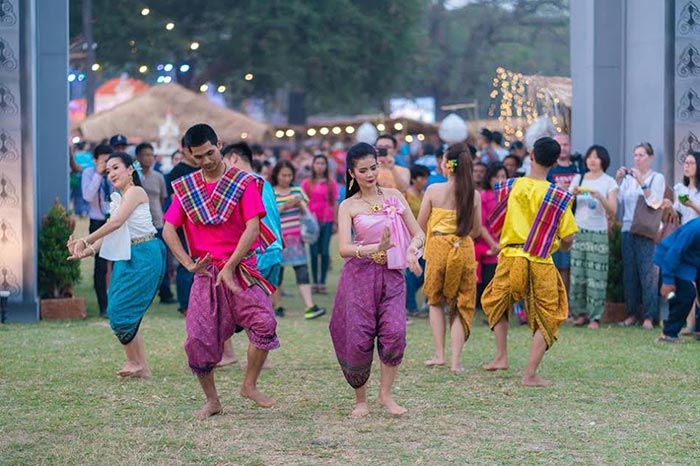 ตลาด 800 ปี กรุงสุโขทัย