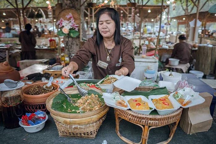 ตลาด 800 ปี กรุงสุโขทัย
