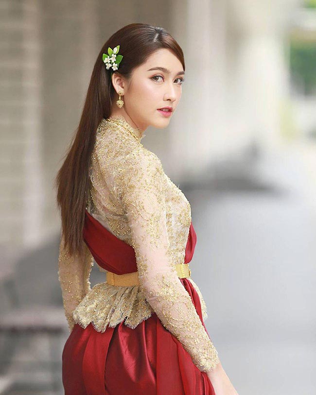 ดาราใส่ชุดไทย ดาราใส่ชุดไทย