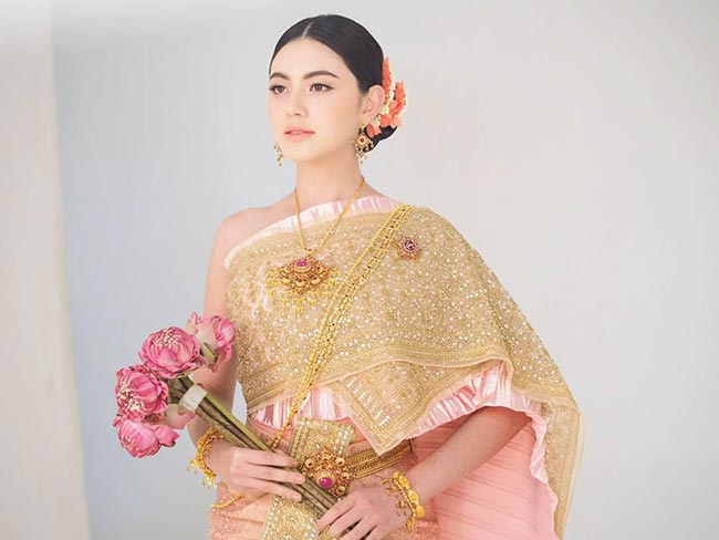 ดาราใส่ชุดไทย ดาราใส่ชุดไทย