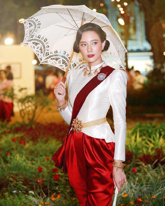 ดาราใส่ชุดไทย ดาราใส่ชุดไทย