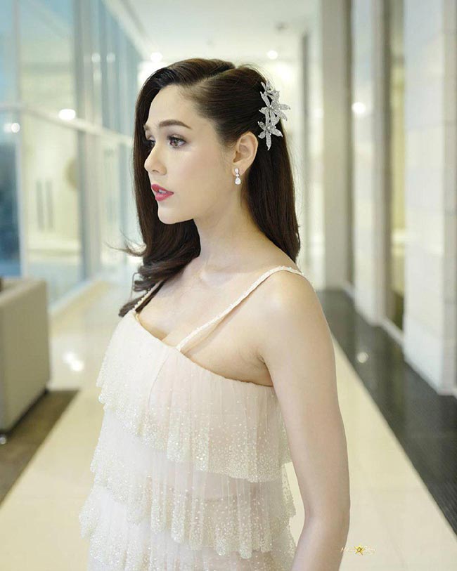ชมพู่ อารยา ชมพู่ อารยา