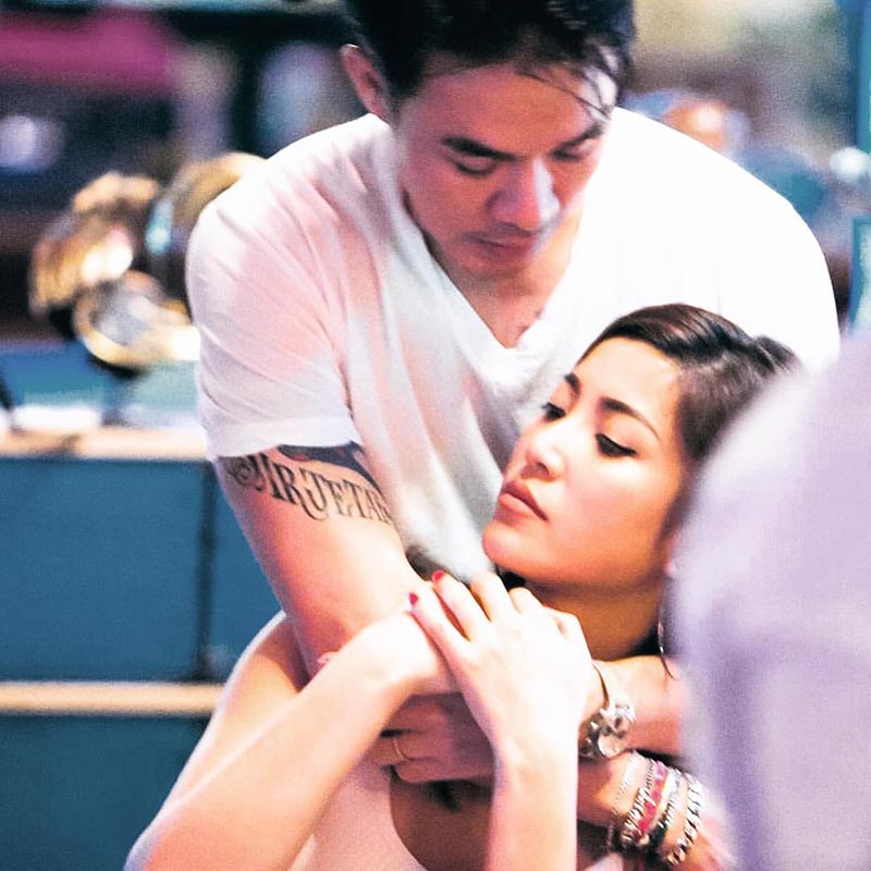 เอมมี่ มรกต ท้อง เอมมี่ มรกต ท้อง