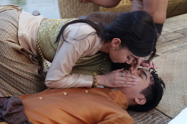 ละคร บุพเพสันนิวาส 