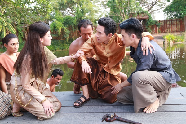 ละคร บุพเพสันนิวาส 