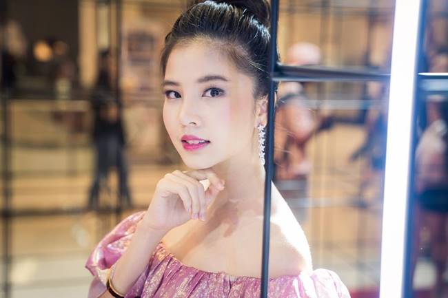 ฝน ศนันธฉัตร ฝน ศนันธฉัตร