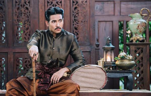 หลวงสรศักดิ์ ซัดหน้า ฟอลคอน หลวงสรศักดิ์ ซัดหน้า ฟอลคอน