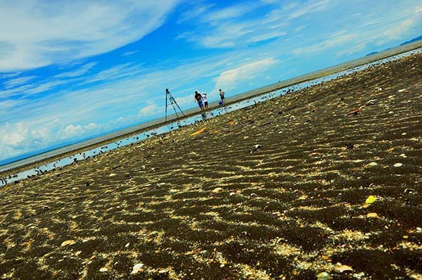 หาดทรายดำเมืองไทย แท้จริงแล้วอยู่ที่ไหน พร้อมแจงภาพไหนจริง ภาพไหนลวง