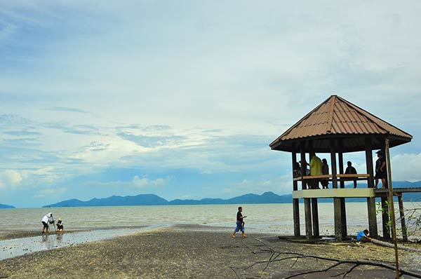 หาดทรายดำเมืองไทย แท้จริงแล้วอยู่ที่ไหน พร้อมแจงภาพไหนจริง ภาพไหนลวง