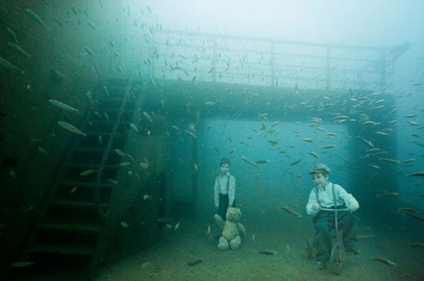 แกลเลอรีแนวใหม่ ชมศิลปะใต้ทะเลที่ Underwater Exhibition