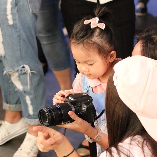 น้องวันใหม่ และครอบครัวฉัตรบริรักษ์ ในรายการสามแซ่บ